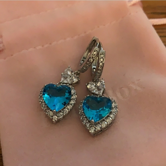 Beautiful Blue Topaz & White Zircon 3 Piece Set - Picture 2 of 10